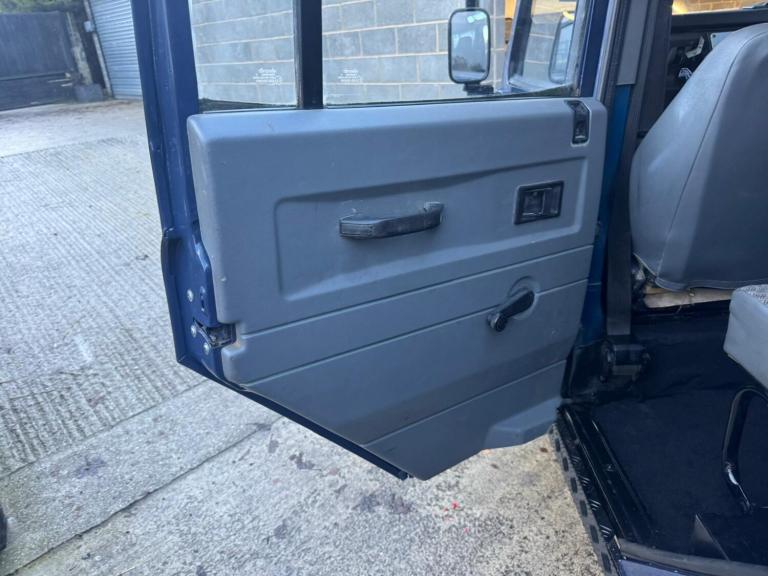 2000 Land Rover Defender Hard Top Td5 PANEL VAN DIESEL Manual