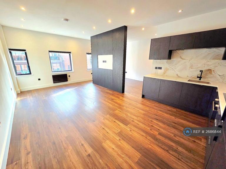 Studio flat in Greenhill Way, Harrow, HA1 (#2686844)