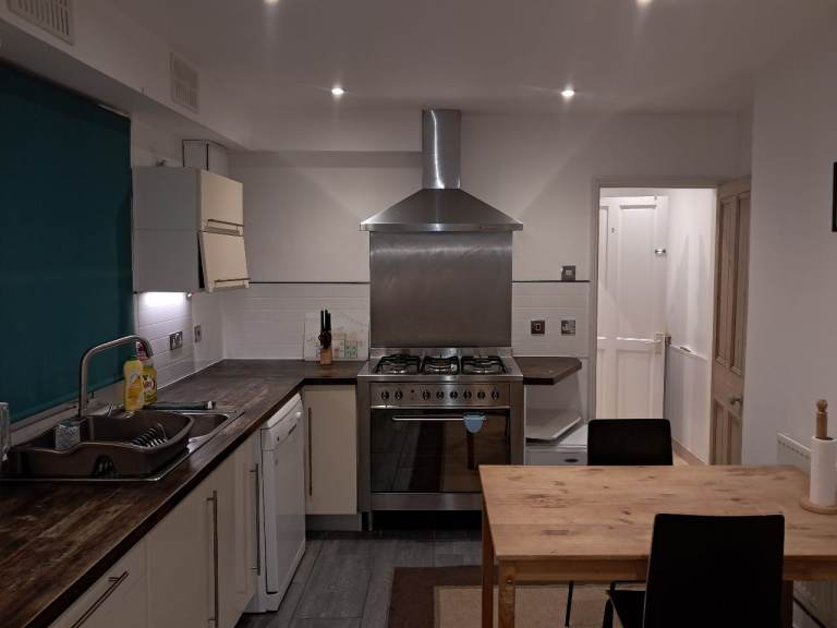 Central one bed flat to rent 3 months