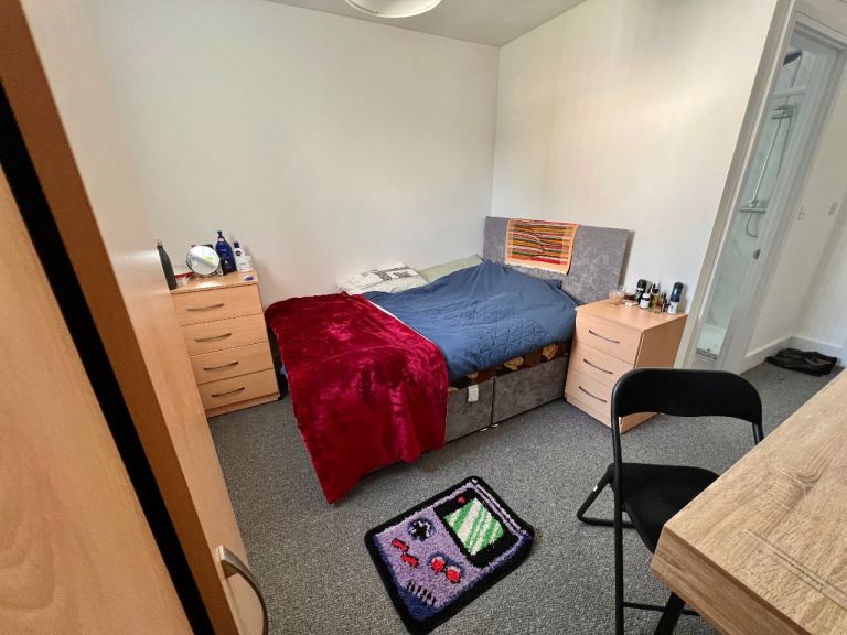 Lovely En-Suite room available | Shared student flat of 4 | 