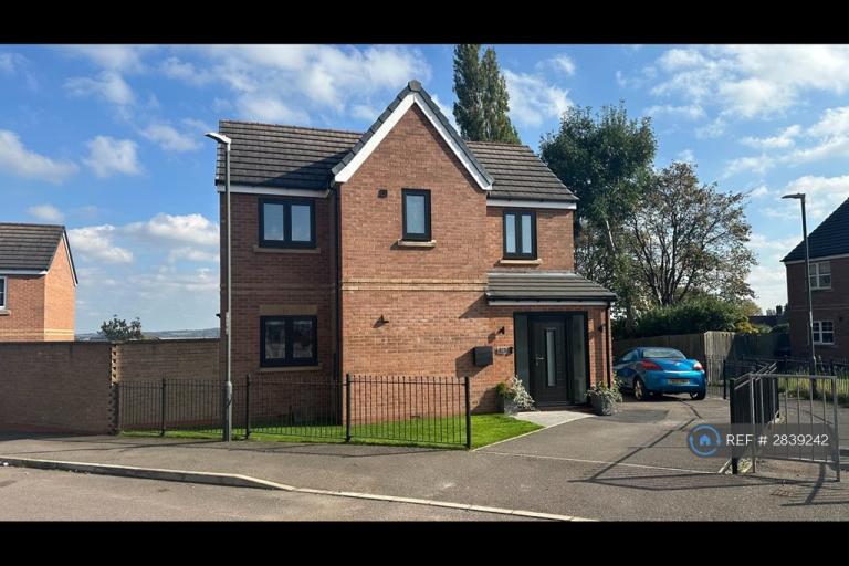 3 bedroom house in Chestnut Drive, Chesterfield, S43 (3 bed) (#2839242)
