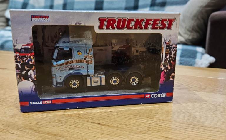 CORGI 1.50 TRUCKFEST VOLVO FH 6x2 TRACTOR J.G. McWILLIAM 
