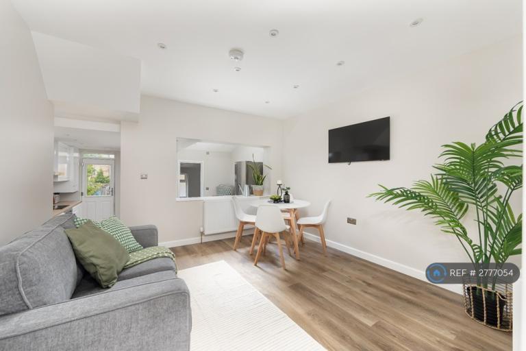 1 bedroom flat in Arlington Road, Bath, BA2 (1 bed) (#2777054)