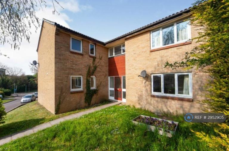 Studio flat in Allington Close, Taunton, TA1 (#2952905)