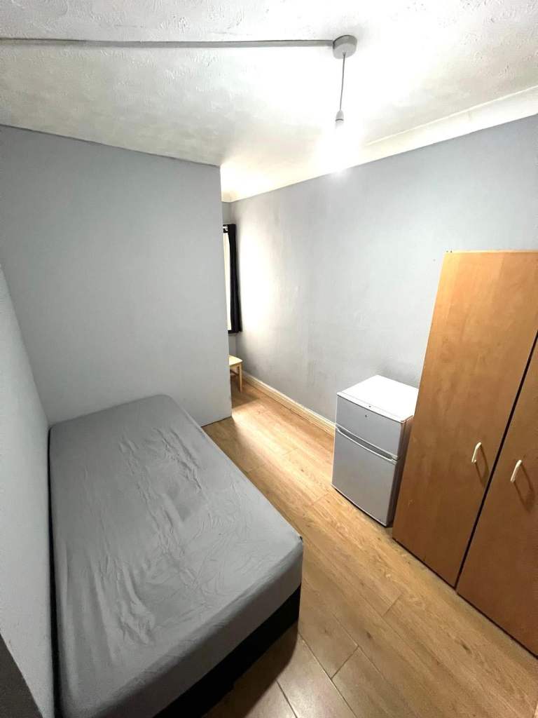 🍁Amazing Room – Opposite Wood Street Station