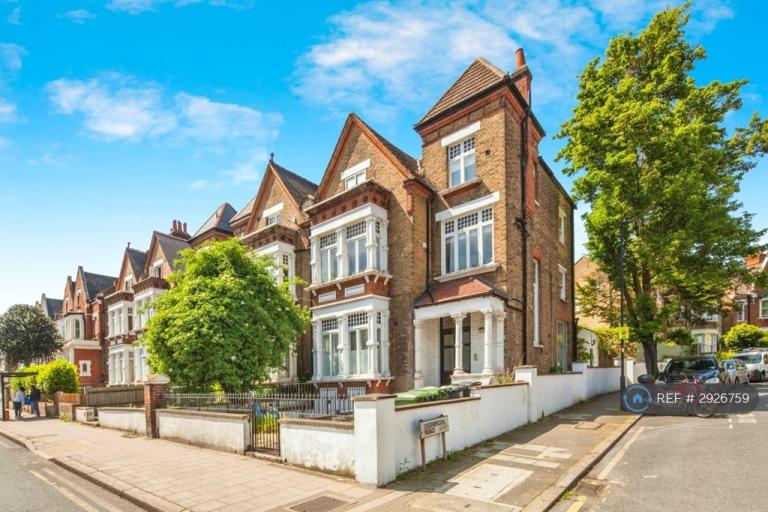 2 bedroom flat in Norwood Road, London, SE24 (2 bed) (#2926759)