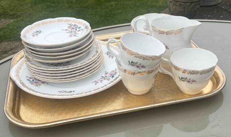 Tea Set - Royal Grafton - Fine Bone China, 17 pieces