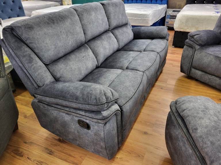 Ex-Display 3+1+1 Reclining Suite/Sofa