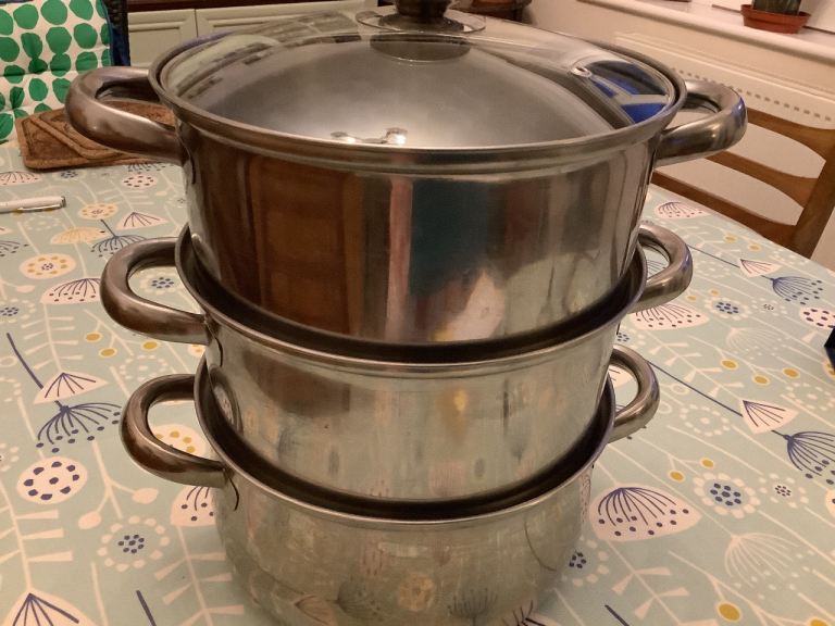 Stackable Steamer Pans with Glass Lid – Good Condition
