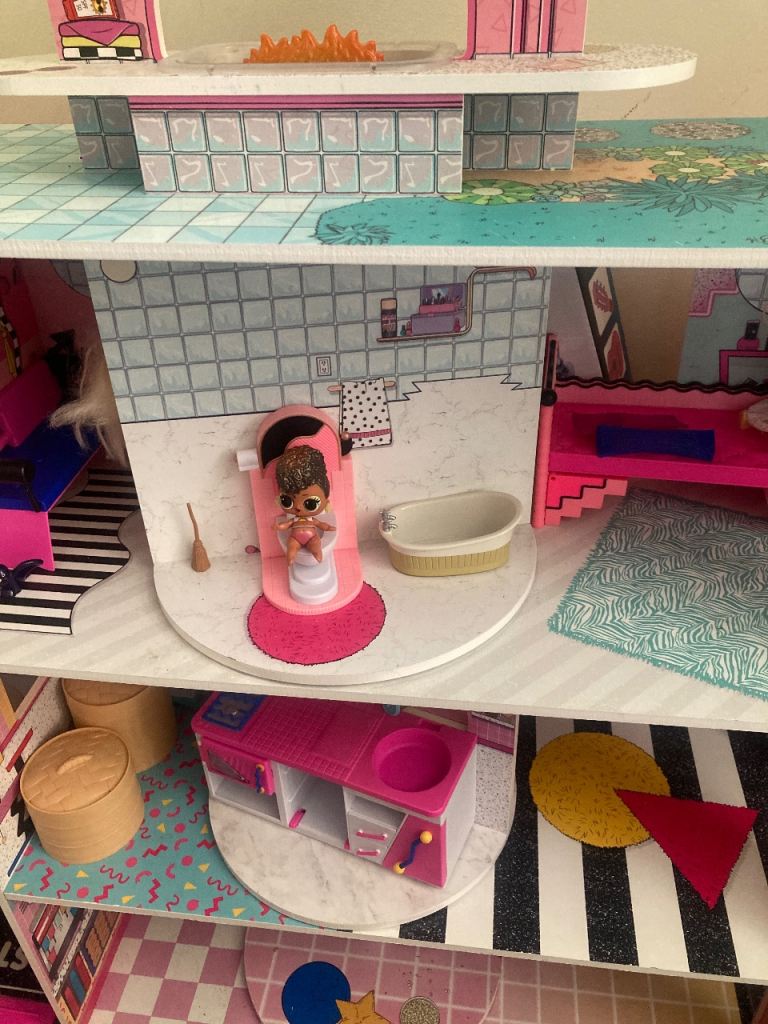LOL dollhouse 