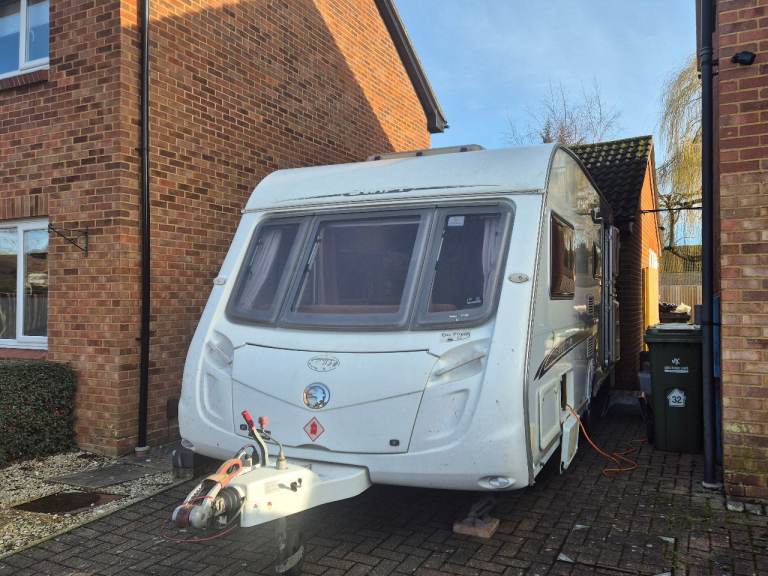 Swift Challenger 520 4 berth caravan (2006) with Kampa Air Awning