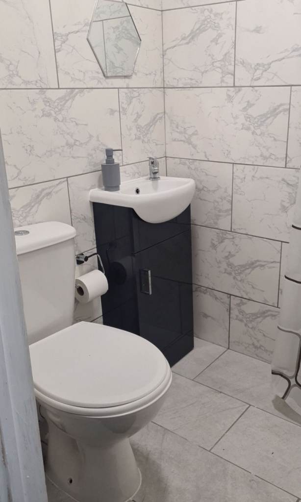 Studio ensuite double room with bills included 