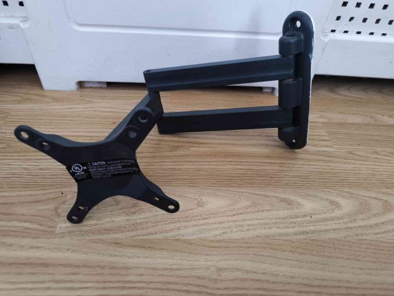 Bracket TV Small VESA OmniMount Flat Panel Mount - Tilt and Swing