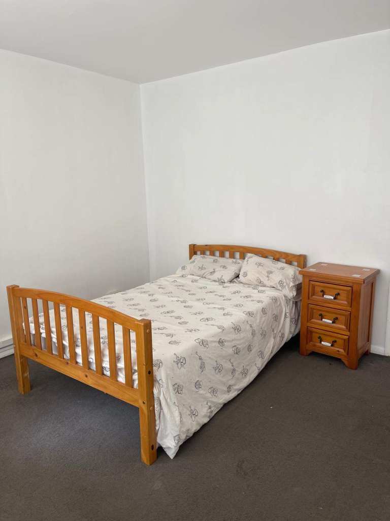 Spacious & Cosy Double Room For Rent AT RM10 8BH