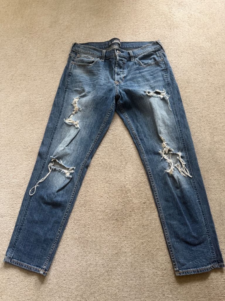 Women’s size w28 hollister  vintage boyfriend jeans 