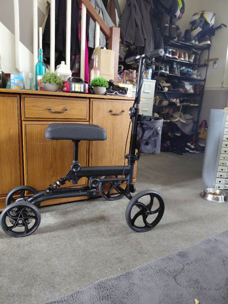 Black Knee Scooter / Mobility Aid – Good Condition