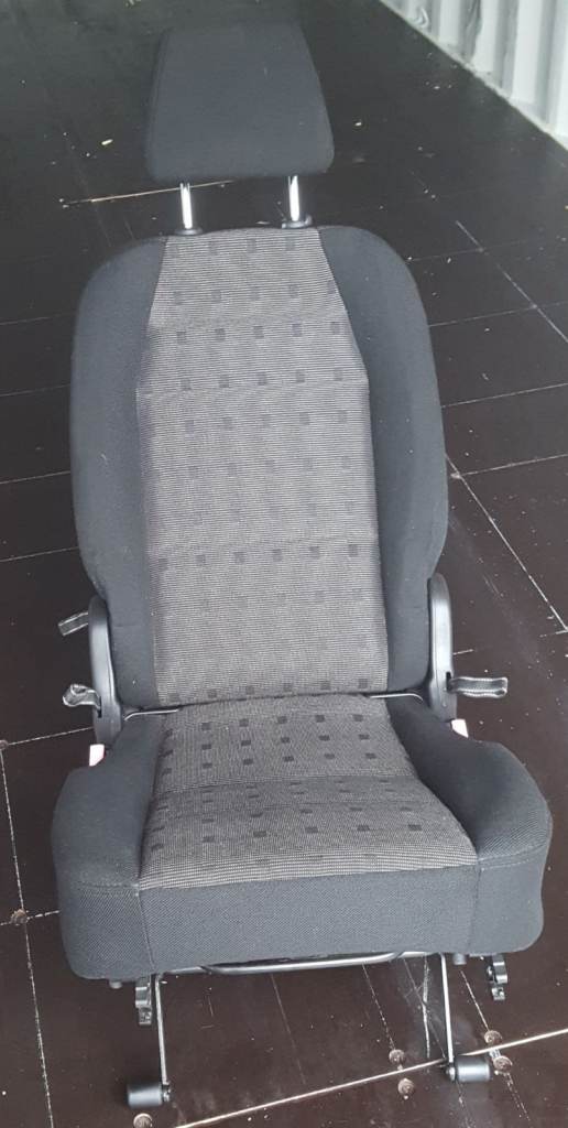 Peugeot 307 SW (estate) 3 Rear Seats in very good condition