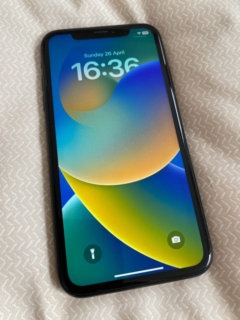 IPhone XR 64GB unlocked 
