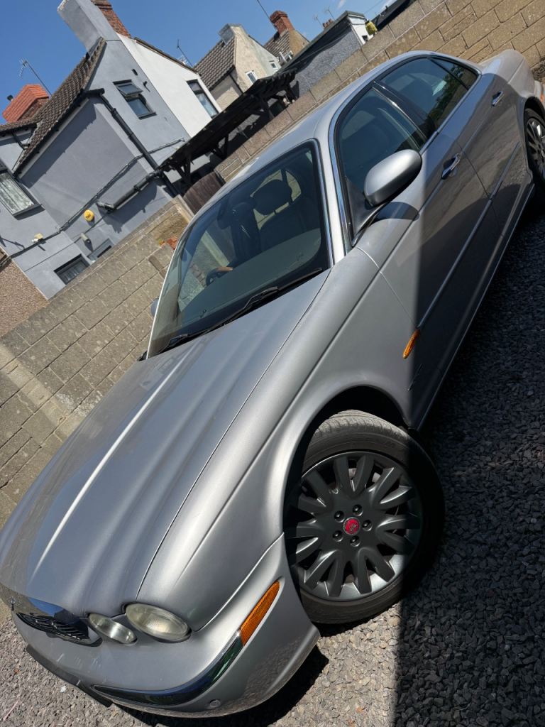 Jaguar XJ6 