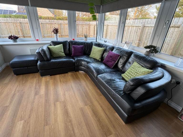 Corner Sofa (5 seater) + Footstool With Storage - Black Leather 