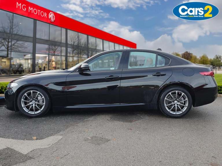 2019 Alfa Romeo Giulia 2.2 JTDM-2 Super 4dr Auto SALOON DIESEL Automatic
