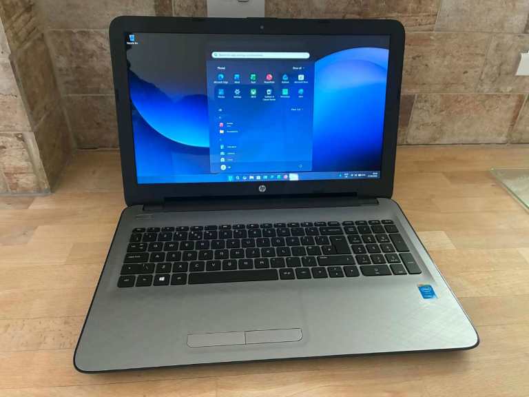 HP 15.6" FULL HD Laptop WIN 11/Activated Office, i3, 8Gb Ram, 1Tb HDD (MINT UNMARKED CONDITION)