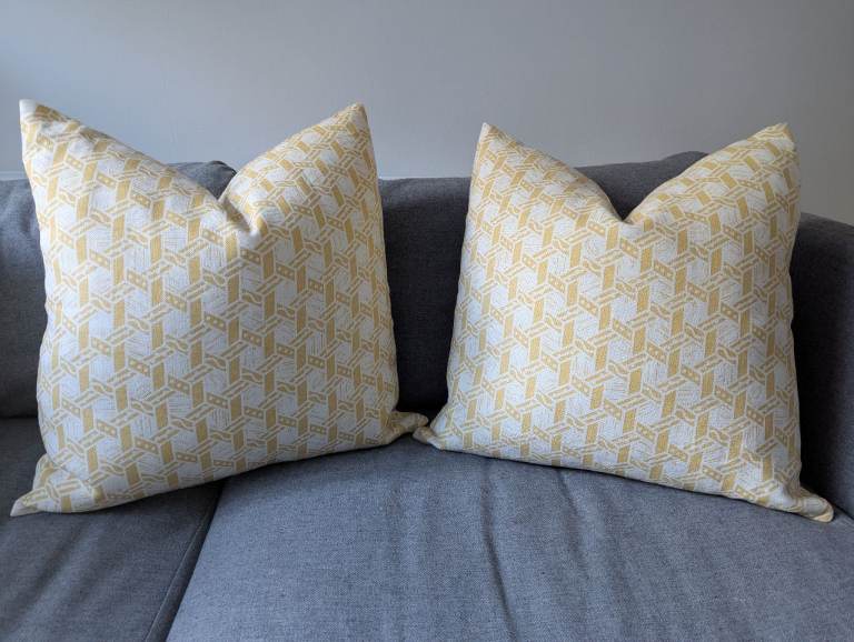 Brand New Zoe Glencross 55cm linen cushion covers yellow