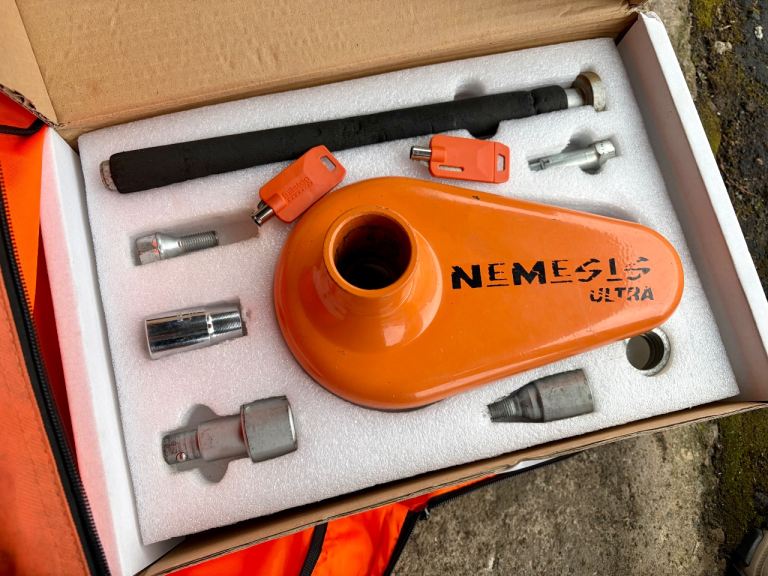 Nemesis Ultra wheel lock