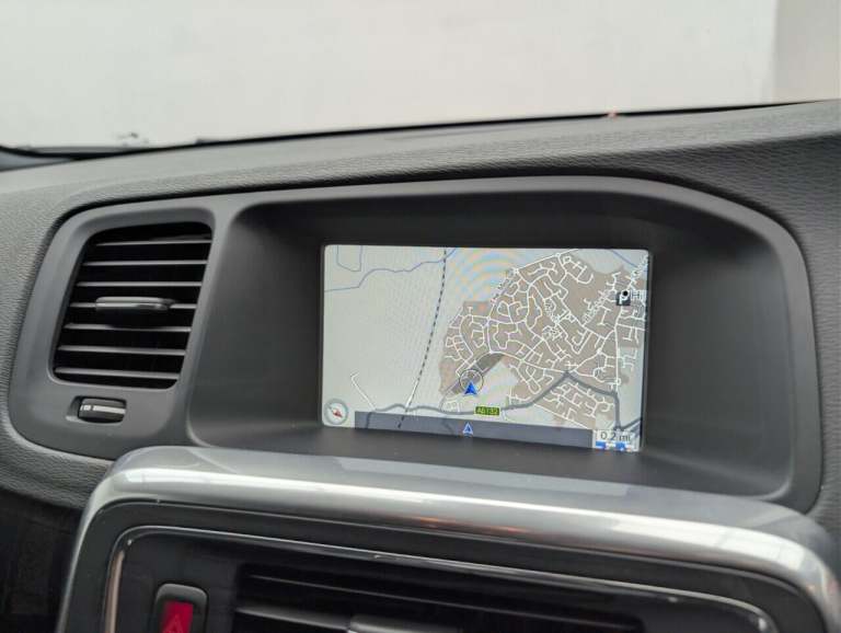 2017 Volvo V60 2.0 D3 R-Design Nav Estate 5dr Diesel Auto Euro 6 (s/s) (150 ps) PARK ASSIS ESTATE...