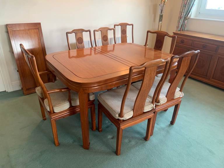 Extending Dining Table with 8 Chairs, (Chinese Rosewood) Lovely Condition!