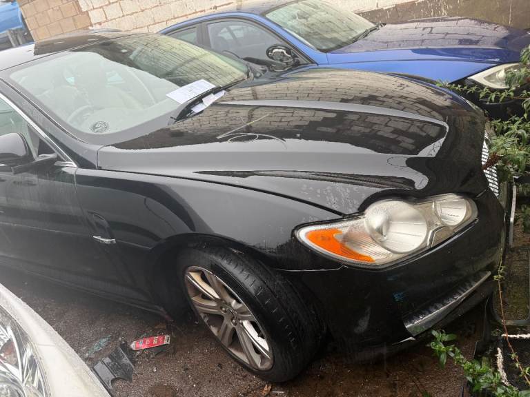 Breaking spare parts jaguar xf black