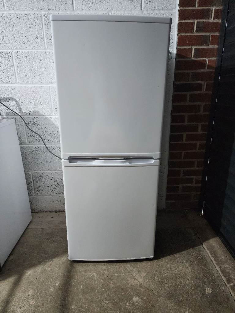 Fridge Freezer " LIKE NEW "
