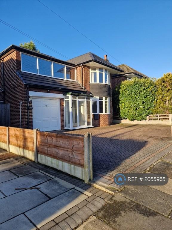 4 bedroom house in Woodhouse Lane, Sale, M33 (4 bed) (#2055965)