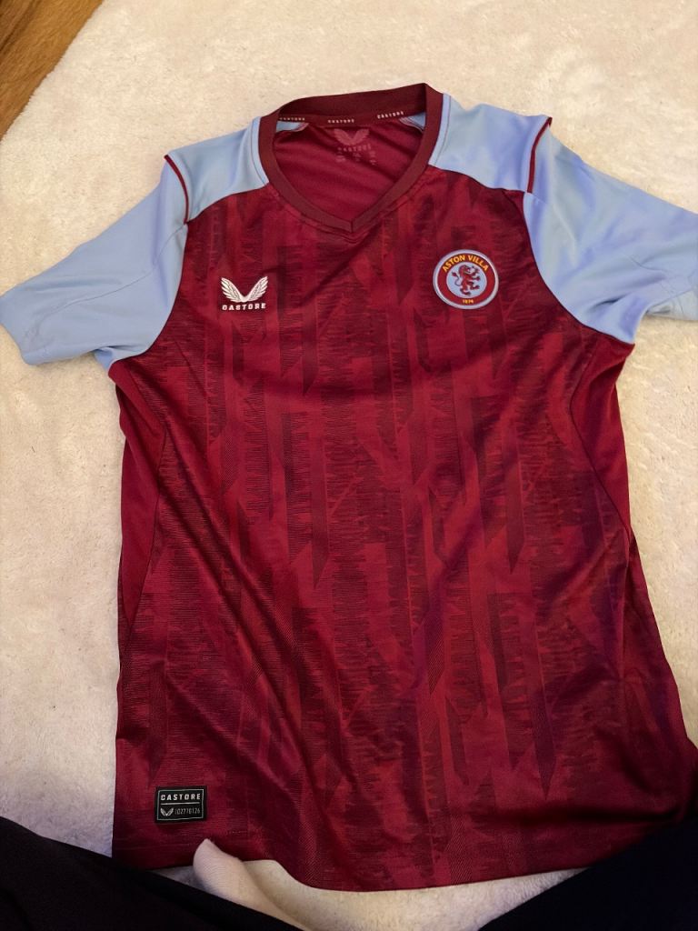 Kids Aston Villa football shirt size JXL