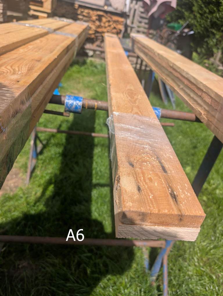 2 Lengths De-nailed Reclaimed Pallet Wood Timber 1800 x 90 x 20mm Ready to Use Delivery Available.