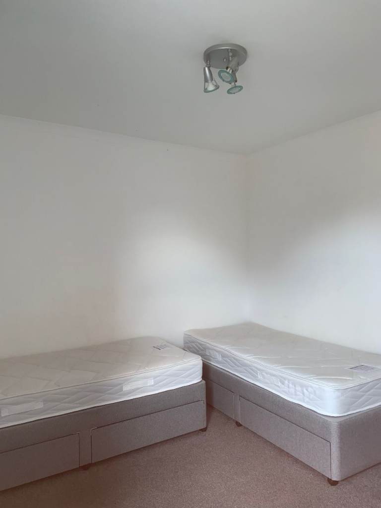 LOW DEPOSIT 2 bedroom house fully furnished bathroom kitchen dining rm garden WORTHING BN11
