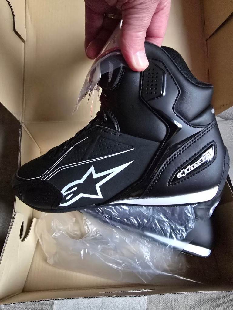 BRAND NEW ALPINESTARS FASTER 3 SHOE'S BLACK SIZE 43
