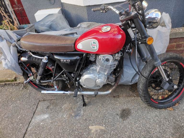 Other Motorbikes, UP, 2015, 999 (cc)