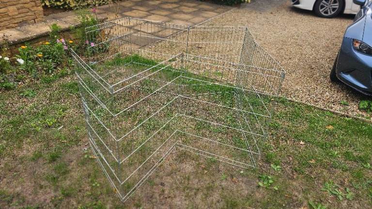 Pet enclosure FREE