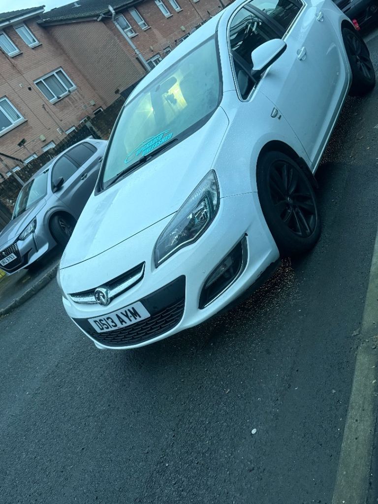 Vauxhall, ASTRA, Hatchback, 2013, Manual, 1686 (cc), 5 doors