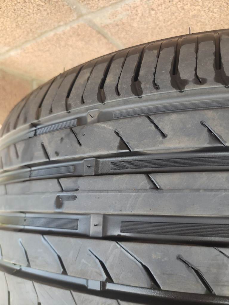 Tyres - 02 x 235/40/18