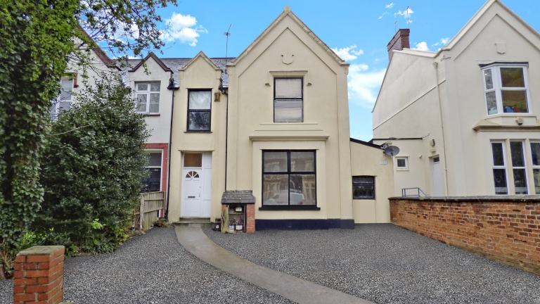 1 bedroom flat in 161 Newport Road, Cardiff, CF24 Book Online - The Rent Guru {843}