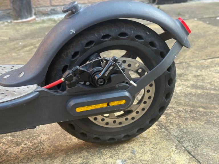 AOVOPRO ES80 Electric Scooter | 350W Motor | Solid Tyres | Manchester