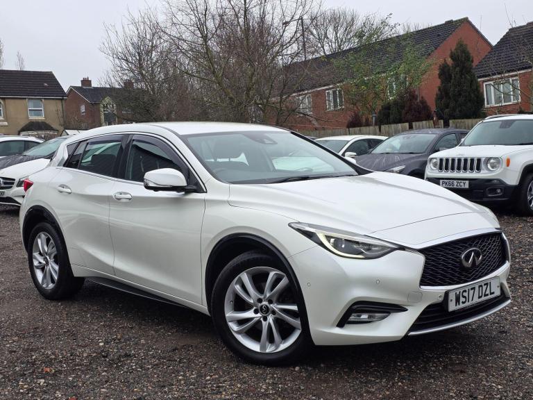 2017 Infiniti Q30 1.5d Premium Hatchback 5dr Diesel DCT Euro 6 (s/s) (109 ps) HATCHBACK Diesel Au...