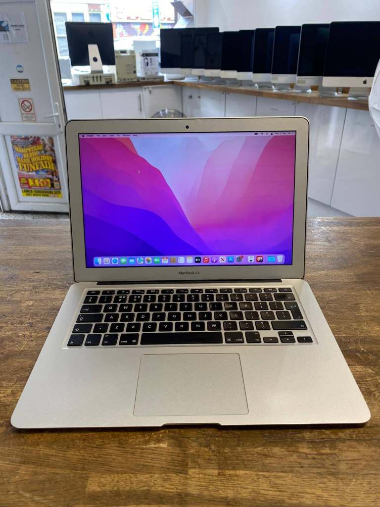 Apple MacBook Air 13-inch 2015 1.6GHz Intel Core i5 8GB RAM 256GB SSD Intel HD Graphics Silver