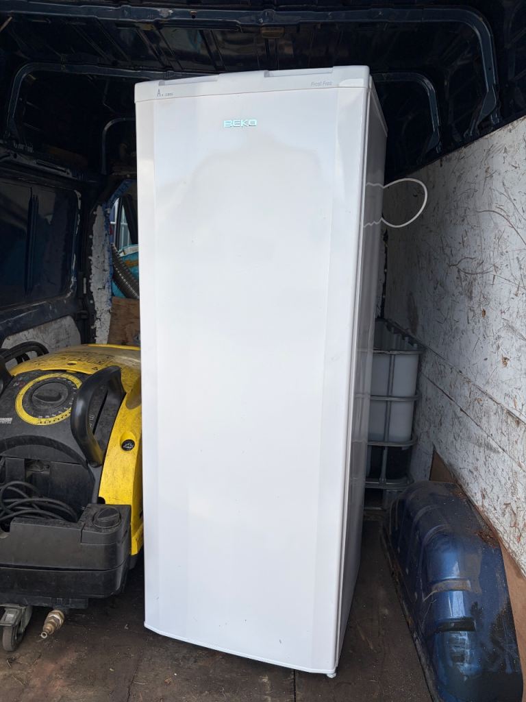 BEKO Freezer upright frost free 