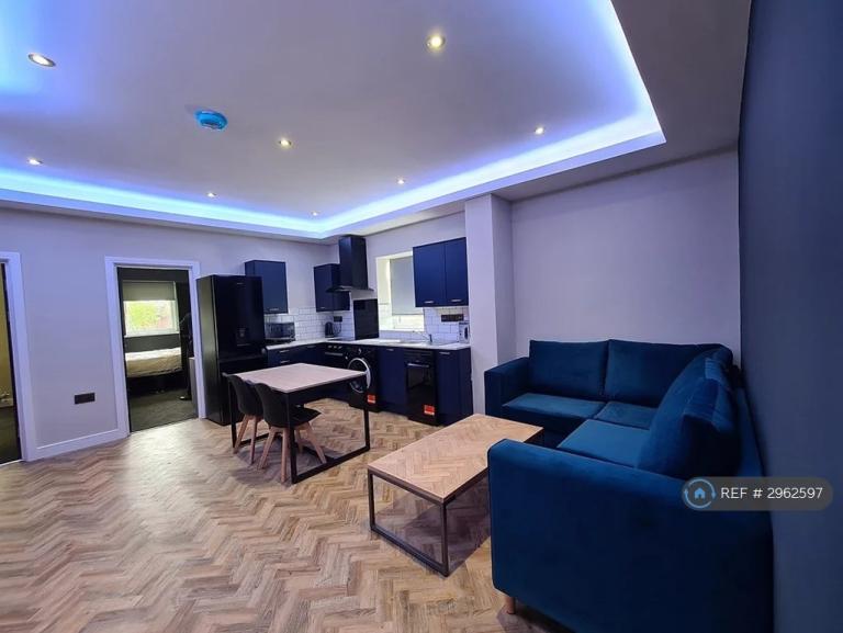 3 bedroom flat in Clarendon Road, Birmingham, B16 (3 bed) (#2962597)