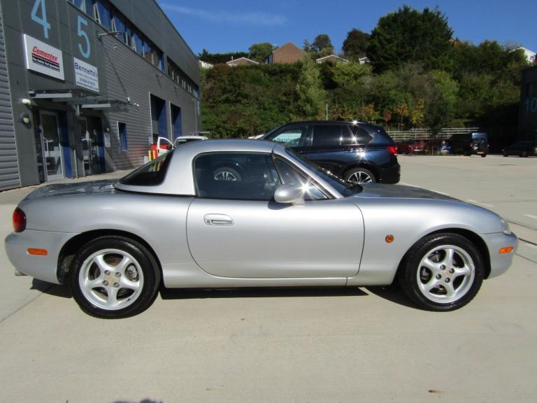  Mazda MX-5 1.6 ROADSTER 2DR MANUAL CONVERTIBLE LEFT HAND DRIVE Sports Petrol Manual