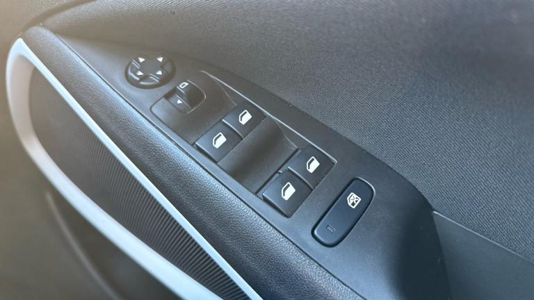 2020 Vauxhall Crossland X 1.2T [110] Griffin 5dr [6 Spd] [Start Stop] Petrol Hatchback Hatchback ...