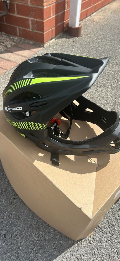 Ammaco Full Face Cycle Helmet Black and Green 46-53cm - Kids Small